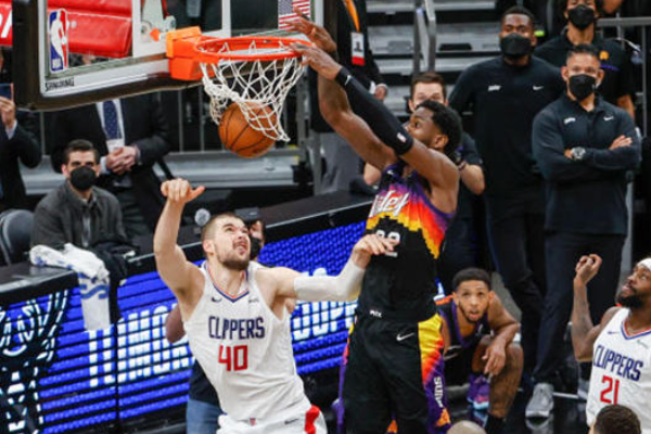 籃球比賽中常見的戰(zhàn)術(shù)有哪些？