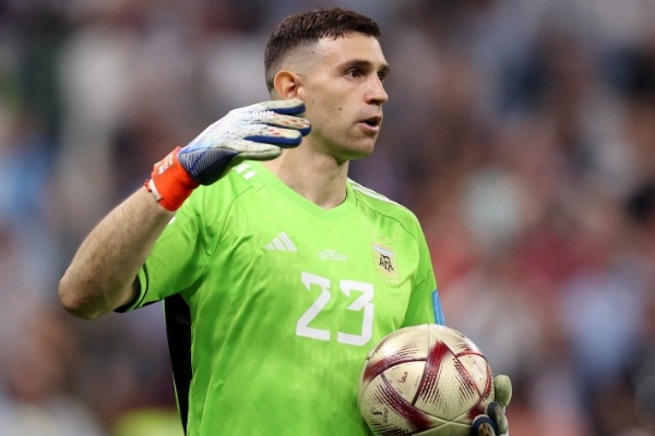 莫佩調(diào)侃撞傷萊諾成就大馬?。骸半y道他不應(yīng)該對(duì)我心存感激嗎？”